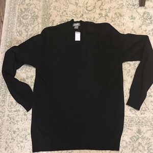 Neimen Marcus Classic V neck Cashmere Sweater